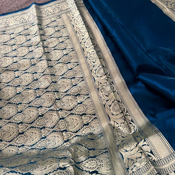 Elegant Blue and Gold Saree - Picture 6 of 13